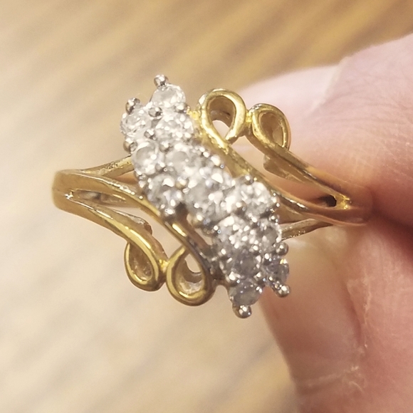 🧚♀️🦄Vtg. Avon SZ8 Waterfall Diamond Ring - Picture 5 of 7
